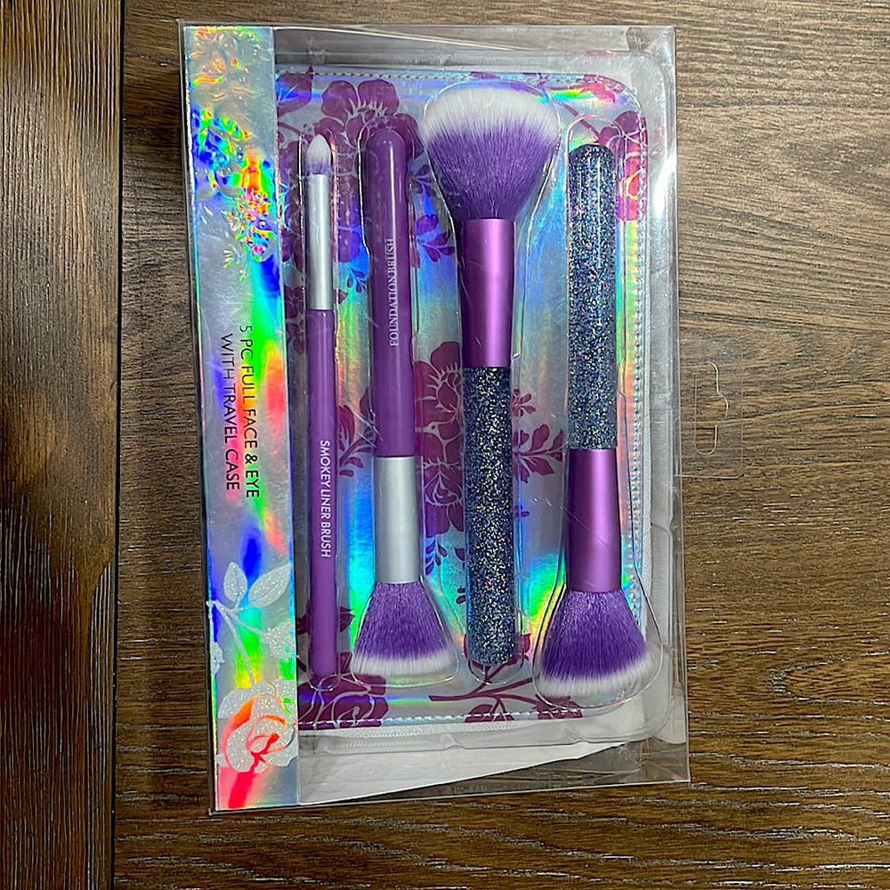 Paris Hilton 5 pc Full Face & Eye with Travel Case